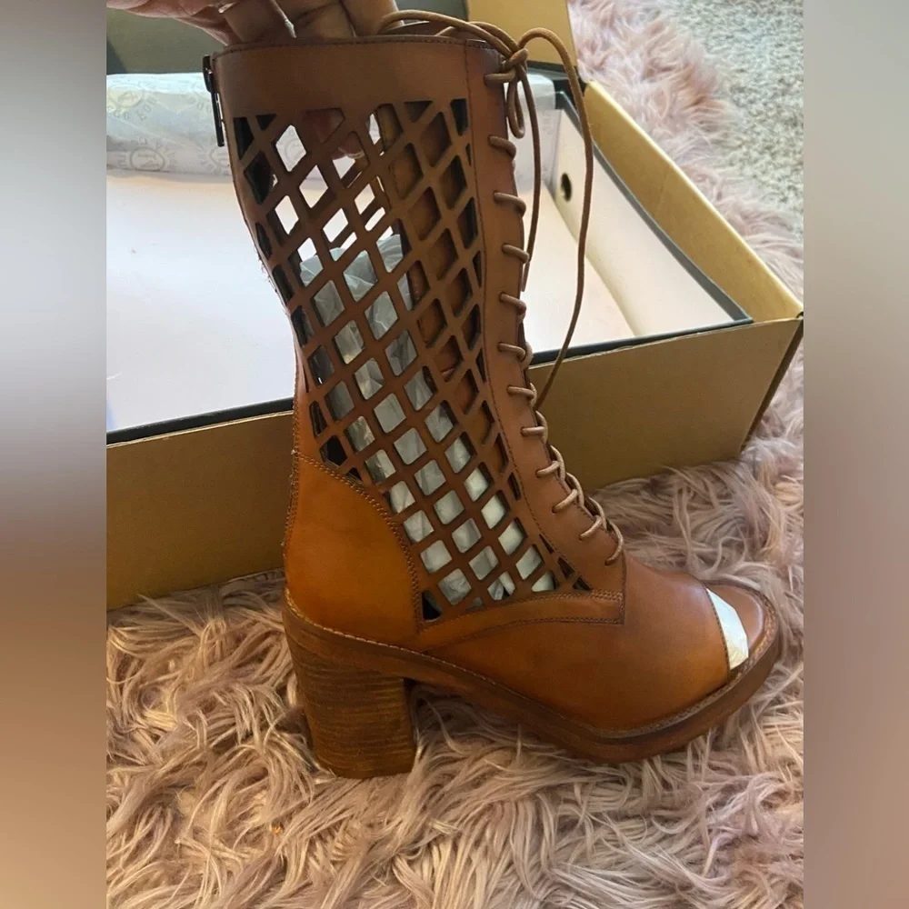 Vintage Foundry Co. Women's Normandy Boot New in Box - Picture 6 of 11